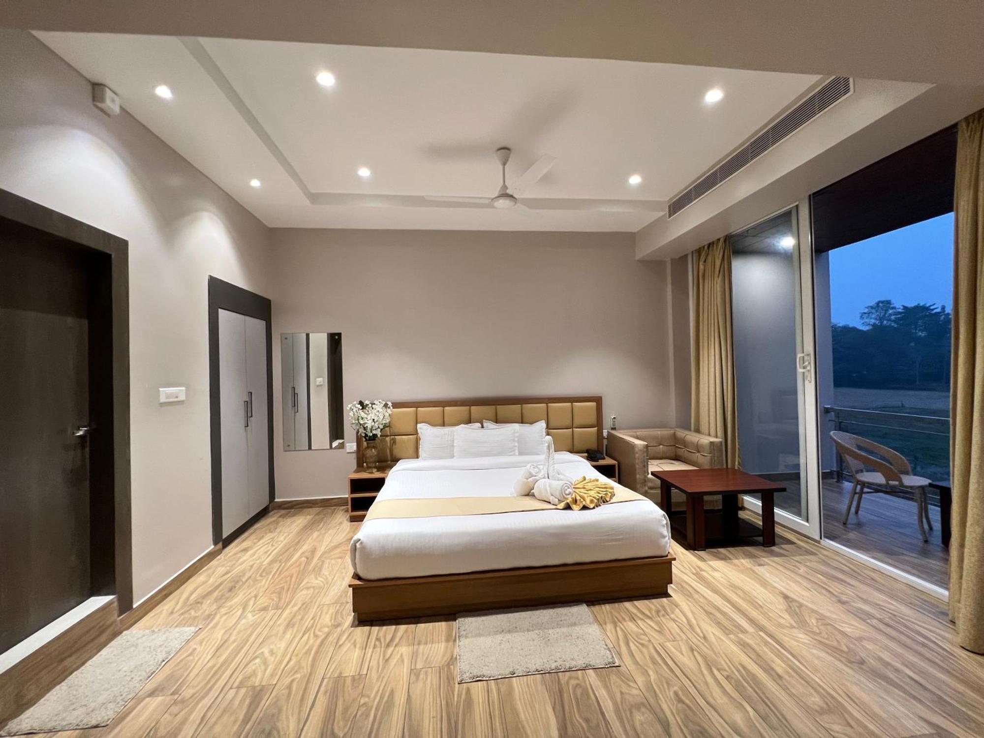 Finn'S Weaver Resort, Kaziranga Exterior photo