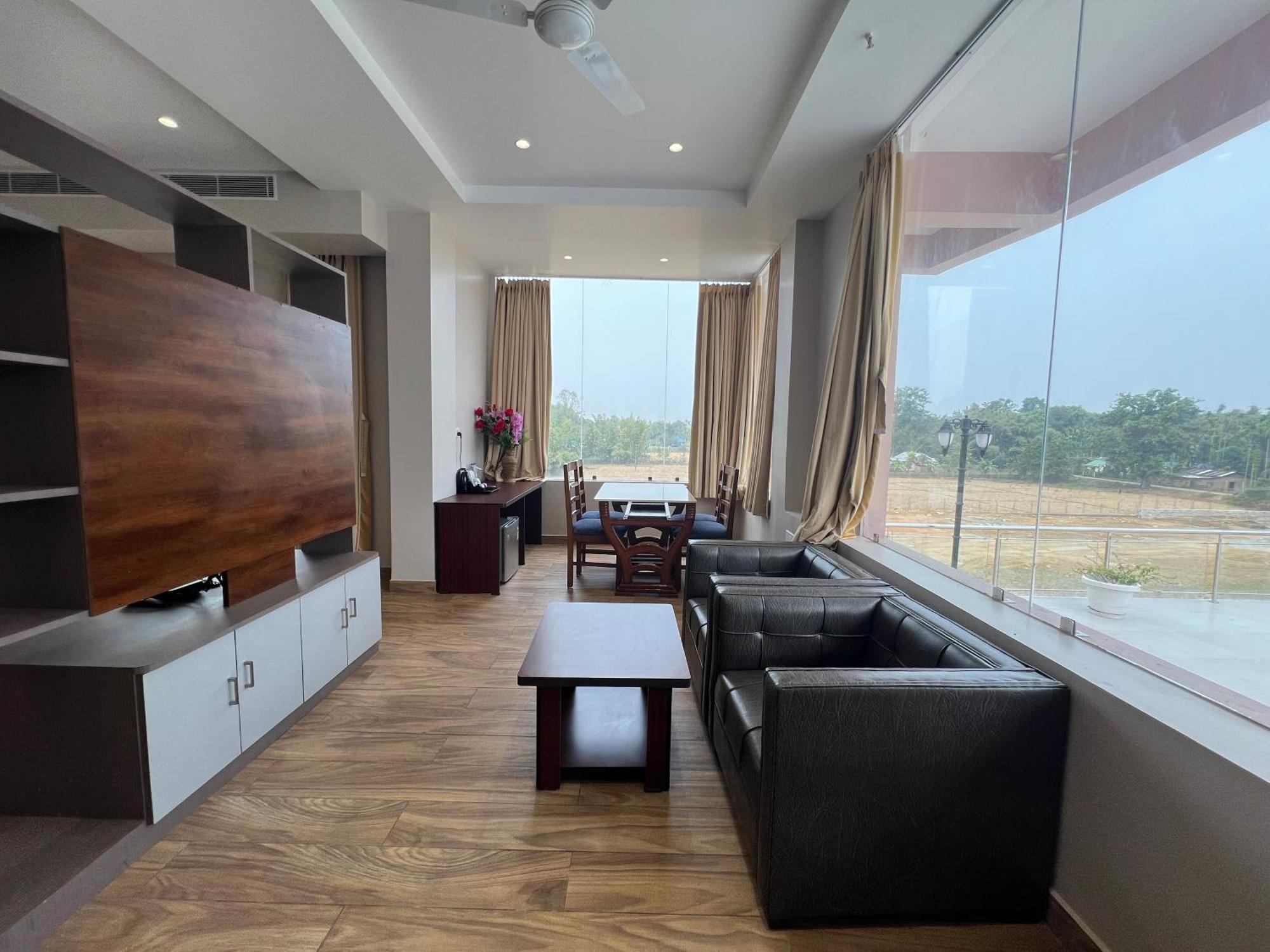 Finn'S Weaver Resort, Kaziranga Exterior photo