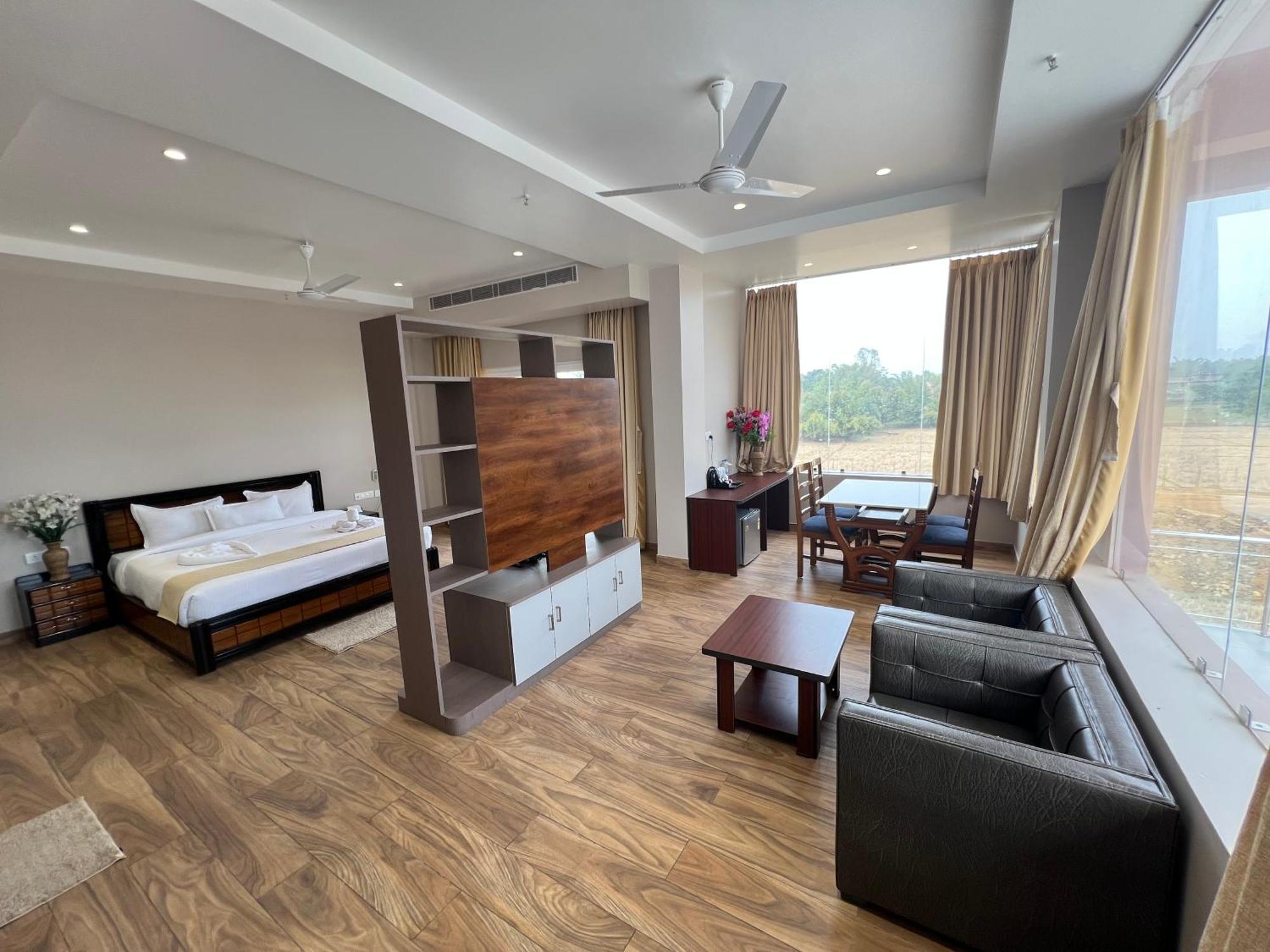 Finn'S Weaver Resort, Kaziranga Exterior photo